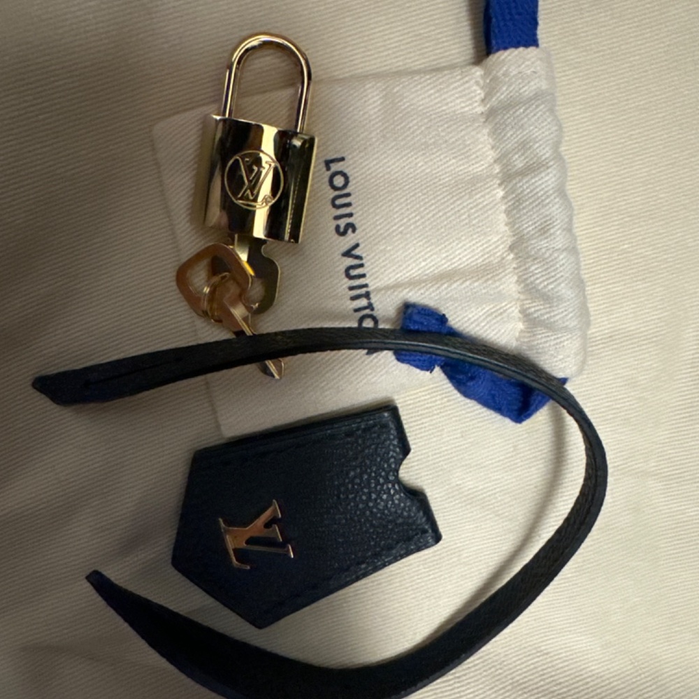 Louis Vuitton Vanity PM Black Monogram Empreinte Leather - Picture 12 of 12